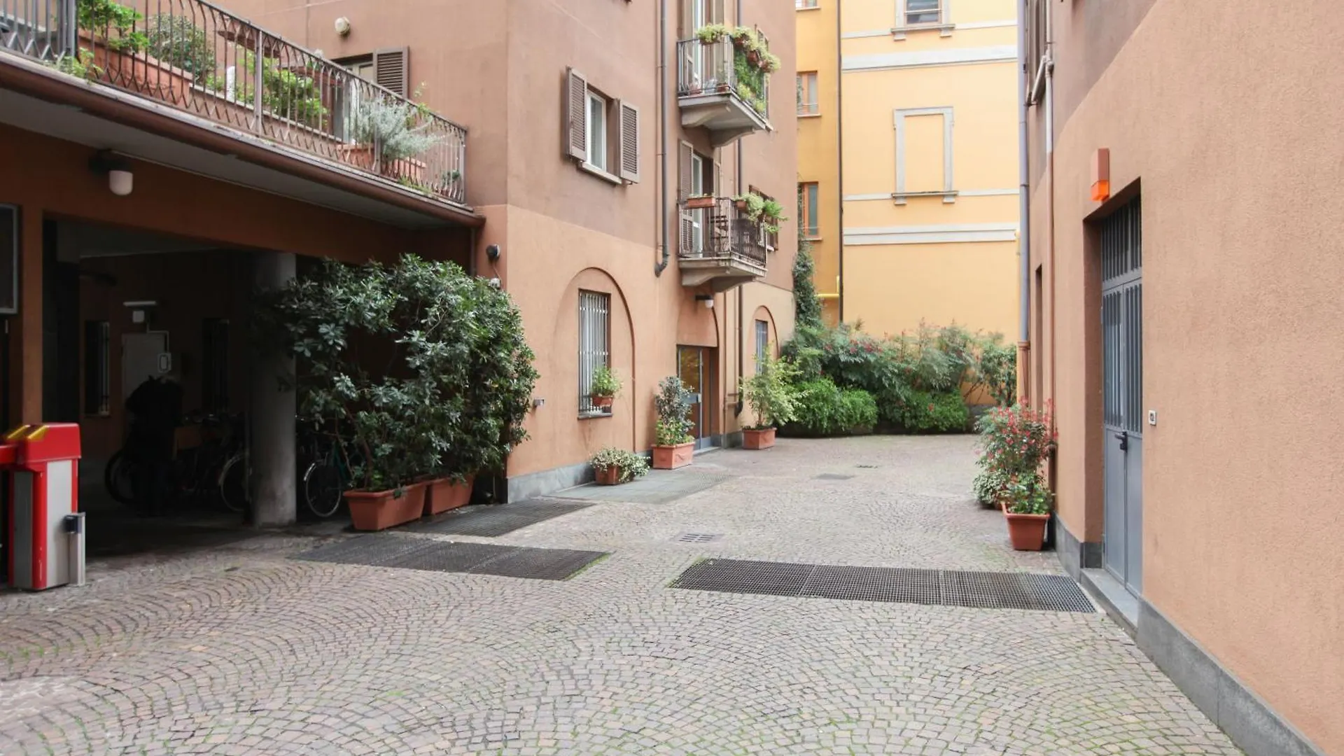 Moscova Open Space Close To Brera District Milano Italien